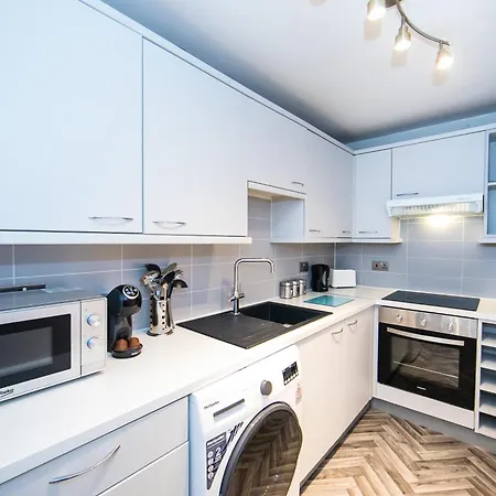 Very Ground Floor 2 Bedroom דירה יורק