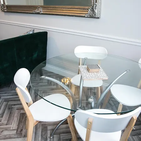 דירה Very Ground Floor 2 Bedroom *