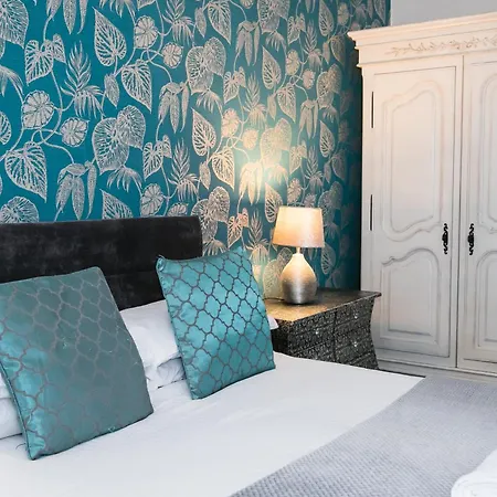 Very Ground Floor 2 Bedroom Appartement