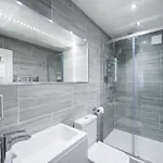 Very Ground Floor 2 Bedroom *